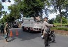 Polsek Mataram Dampingi DLH Pangkas Pohon Rapuh di Lingkar Selatan, Antisipasi Bahaya bagi Pengguna Jalan