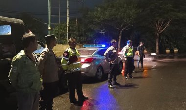 KRYD Dini Hari, Polsek Ampenan Sisir Titik Rawan Sekarbela Demi Keamanan Warga